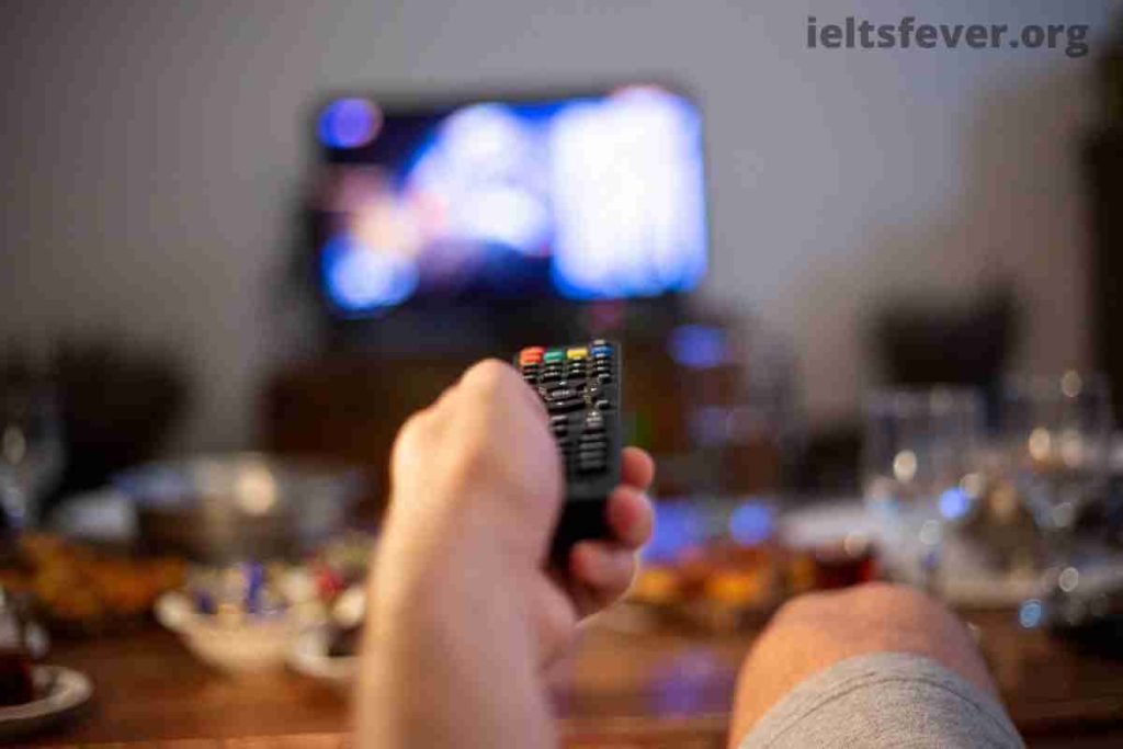 Many People Believe that Playing Games and Watching Tv Programmes Is Beneficial (1)