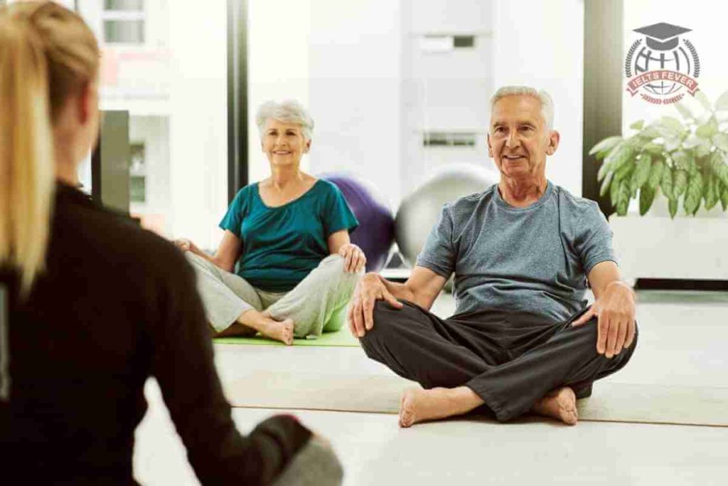Many Doctors Recommend that Older People Exercise Regularly (1)